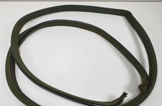 Mercedes-Benz S W126 Front door rubber seal