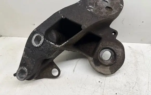 Audi A6 S6 C6 4F Engine mounting bracket 4F0199351S