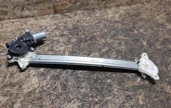 Suzuki Celerio Rear door window regulator with motor 8346084M00