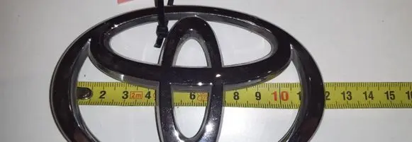 Toyota Avensis T250 Manufacturers badge/model letters 7543105050