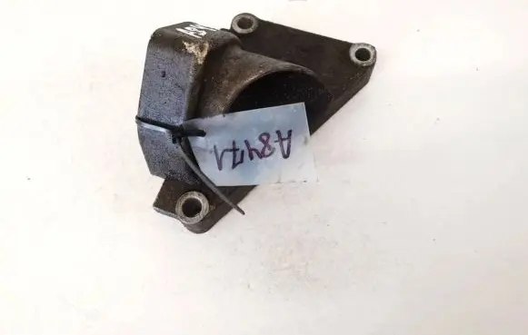 Opel Vectra C Engine mounting bracket 55184553