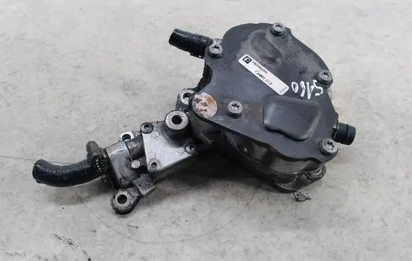 Volkswagen PASSAT B6 Vacuum pump 038145209N