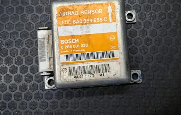 Audi A4 S4 B5 8D Airbag control unit/module 8A0959655C 0285001038