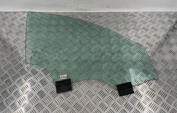 Mercedes-Benz C W205 Front door window glass four-door A2057256400 0000501193