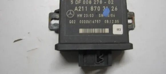 Mercedes-Benz E W211 Light module LCM 2118703126