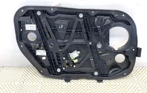 KIA Ceed Front door window regulator with motor 82470J7000