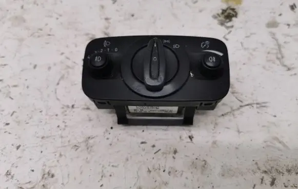 Ford Kuga II Fog light switch 
