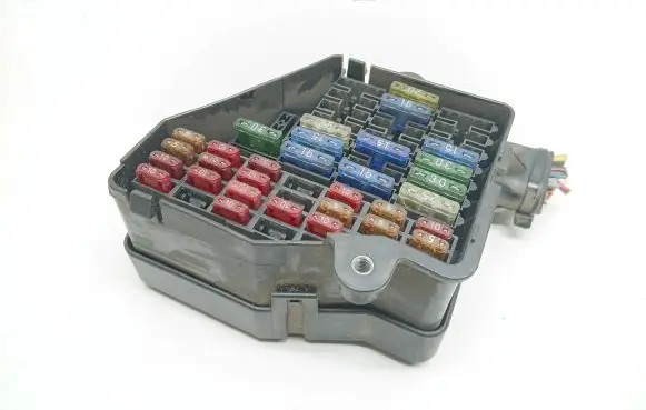 Audi A4 S4 B5 8D Fuse module