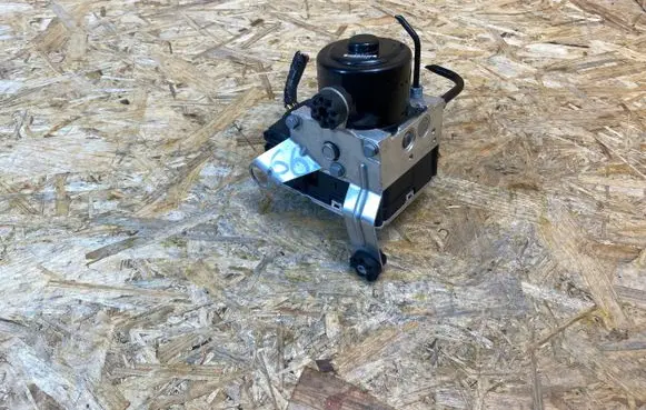 BMW X3 F25 ABS Pump 6851086