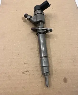 Volvo V70 Fuel injector 0445110078