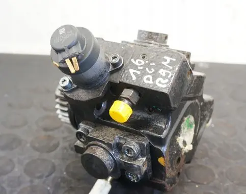Renault Trafic III (X82) Fuel injection high pressure pump 0445010404
