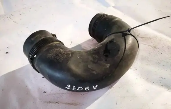 Skoda Octavia Mk2 (1Z) Air intake hose/pipe 1k0129618bq