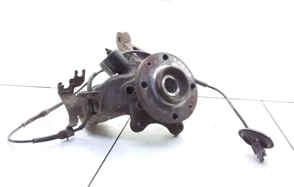 Citroen Xsara Picasso Front wheel hub 9646971280