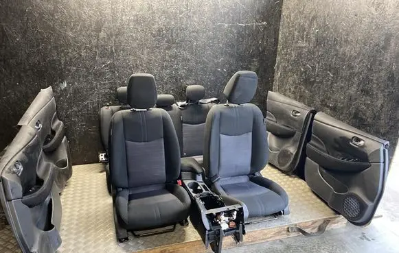 Nissan Leaf II (ZE1) Seat set 
