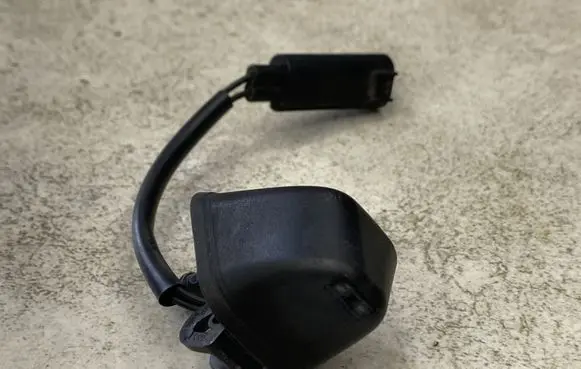 BMW 3 E90 E91 Windshield washer spray nozzle 8365385 19651621 19636584