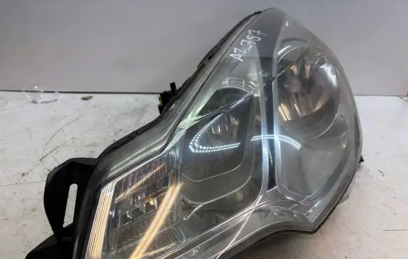 Citroen C3 Headlight/headlamp 9677038280 10109004P VP9PVX13W030CF