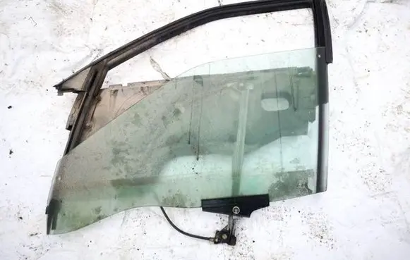 Audi 80 90 S2 B4 Front door window/glass frame 