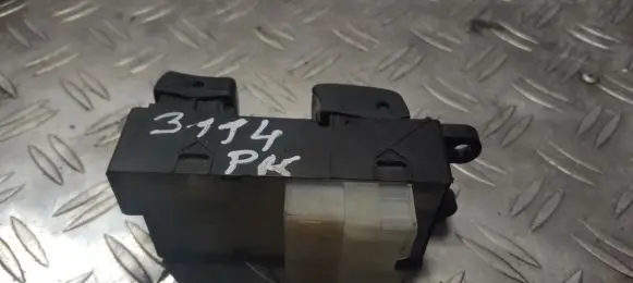 Nissan Almera Tino Electric window control switch