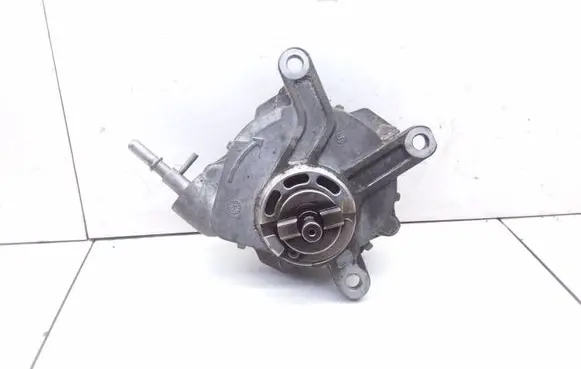 Toyota Avensis T250 Vacuum pump 13060535 VAPEC19S