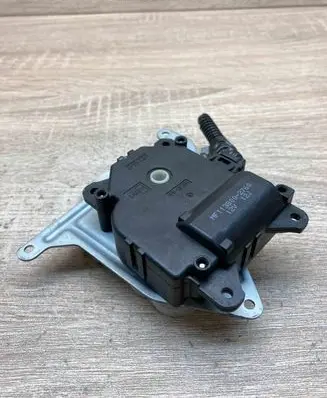 Toyota Corolla Verso AR10 Air flap motor/actuator 1138002760