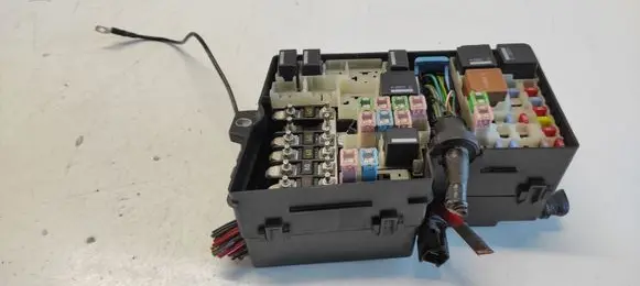 Volvo V50 Fuse box set 8688040 518818000 8688039