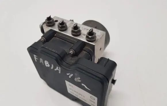 Skoda Fabia Mk3 (NJ) ABS Pump 6C0907379N 6R0907379BA 6C0614517N