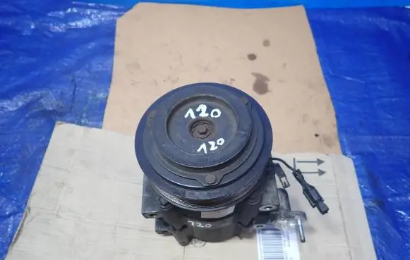 KIA Sorento Air conditioning (A/C) compressor (pump) 97701-3E300