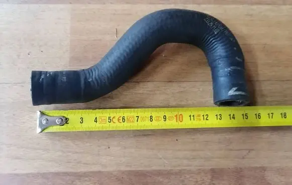 Volkswagen Touran I Engine coolant pipe/hose 1K0121058C