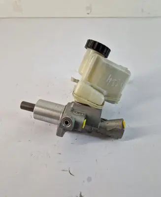 Mercedes-Benz C W204 Master brake cylinder A2044300002