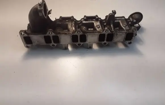 Mitsubishi Pajero Intake manifold 1542A084