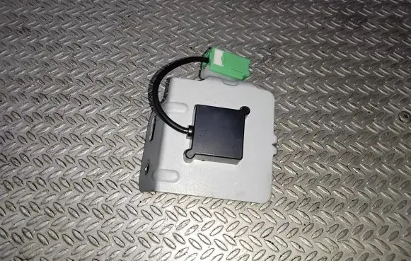 Mazda CX-7 Aerial GPS antenna EG2366DY0