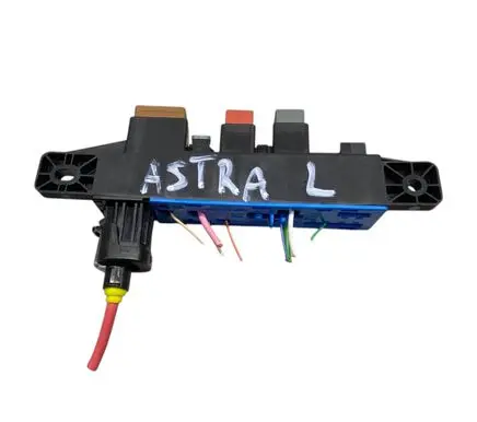 Opel Astra L Fuse box set 9830004880 20230503 A006QW02