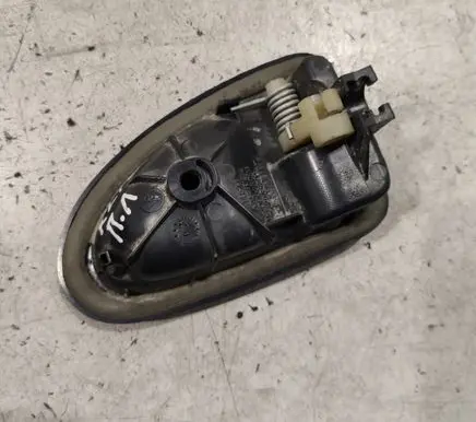 Renault Clio II Front door interior handle 8200028994