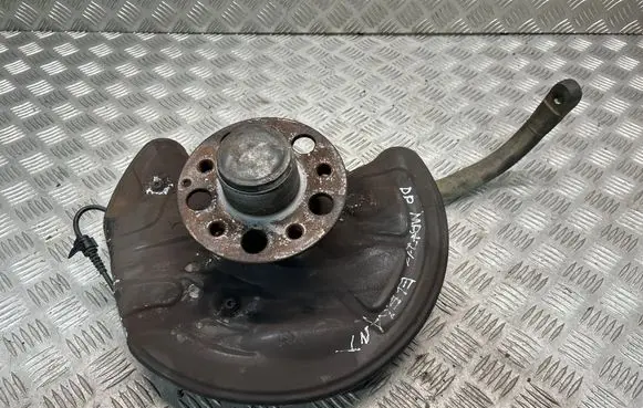 Mercedes-Benz E W211 Front wheel hub spindle knuckle 