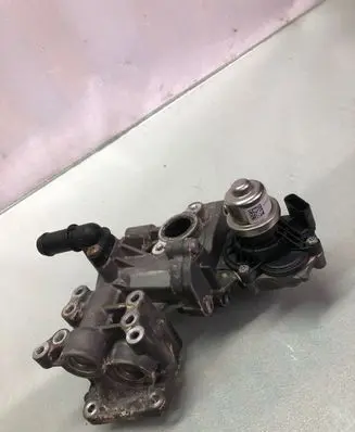 Ford Kuga III EGR valve 525828100