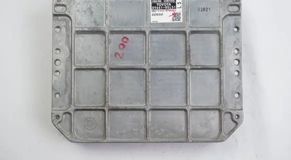 Toyota Yaris Engine control unit/module 8966105L51