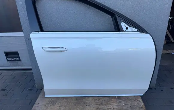 Mercedes-Benz S W223 Front door 