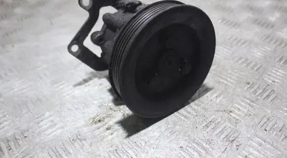 BMW 7 E38 Power steering pump 