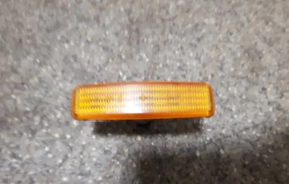 BMW 5 E39 Front fender indicator light 8360589