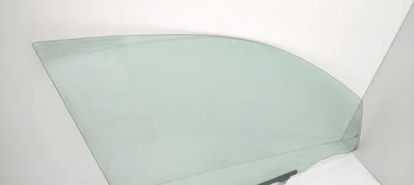 Toyota Avensis T220 Front door window glass four-door 6810105020