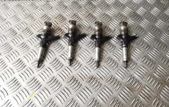 Fuel injectors set