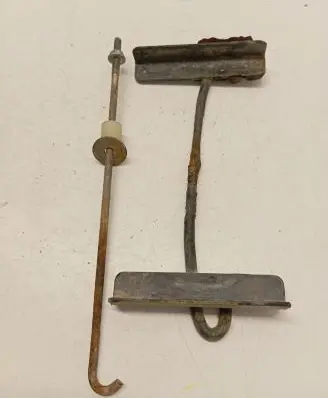 Battery bracket