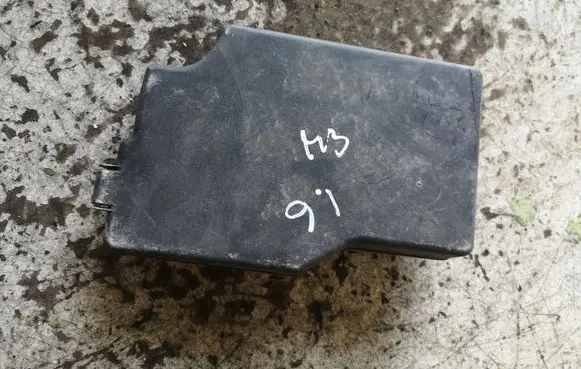 Mazda 3 II Fuse box cover 8E8666761
