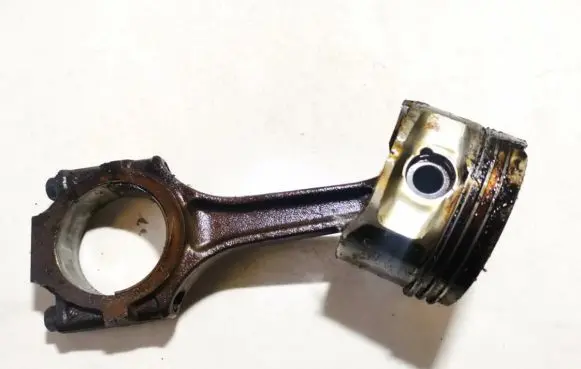 Alfa Romeo 156 Piston with connecting rod