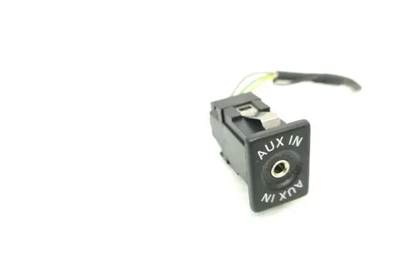 Volkswagen Jetta VI AUX in-socket connector 5M0035724