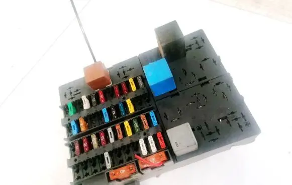 Opel Movano A Fuse box set 7703297587