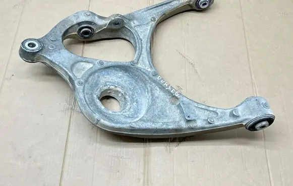 Dodge Durango III Rear upper control arm/wishbone 52124814AD