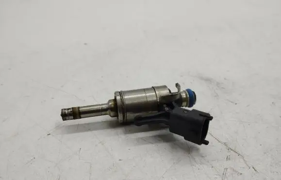Mini Cooper Countryman R60 Fuel injector 7591623