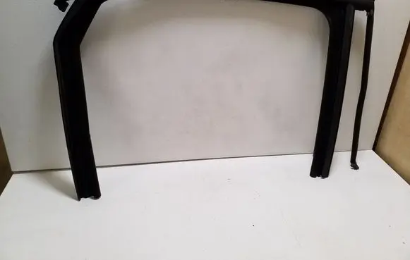 Fiat 500L Rubber seal rear door window/glass 