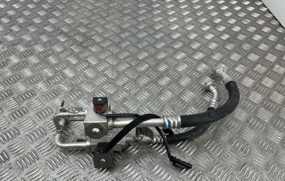 Opel Mokka X Air conditioning (A/C) pipe/hose 9826918880
